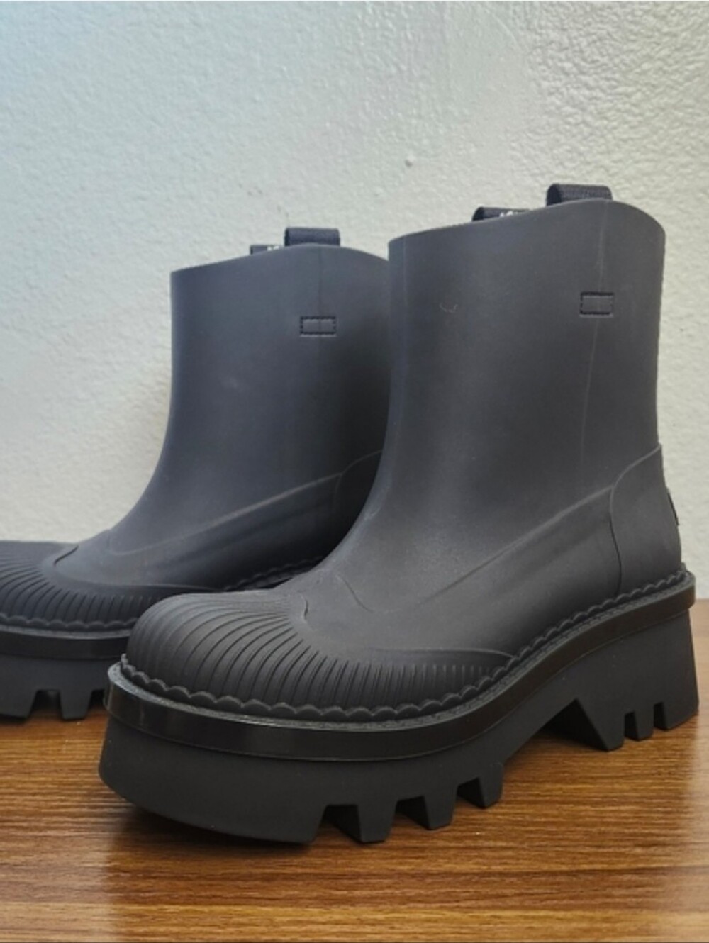 Chloé Betty Rain Boots 37 Black Chunky Platform Lug Sole Rubber Ankle Boots